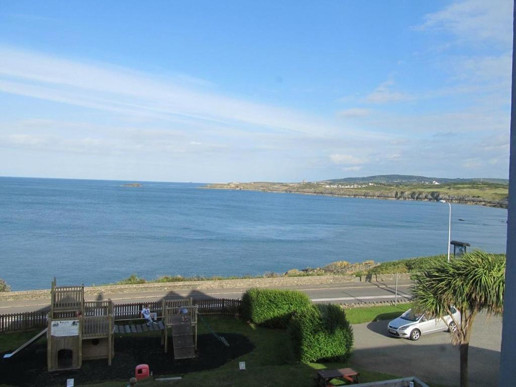 Trecastell Hotel Amlwch Buitenkant foto