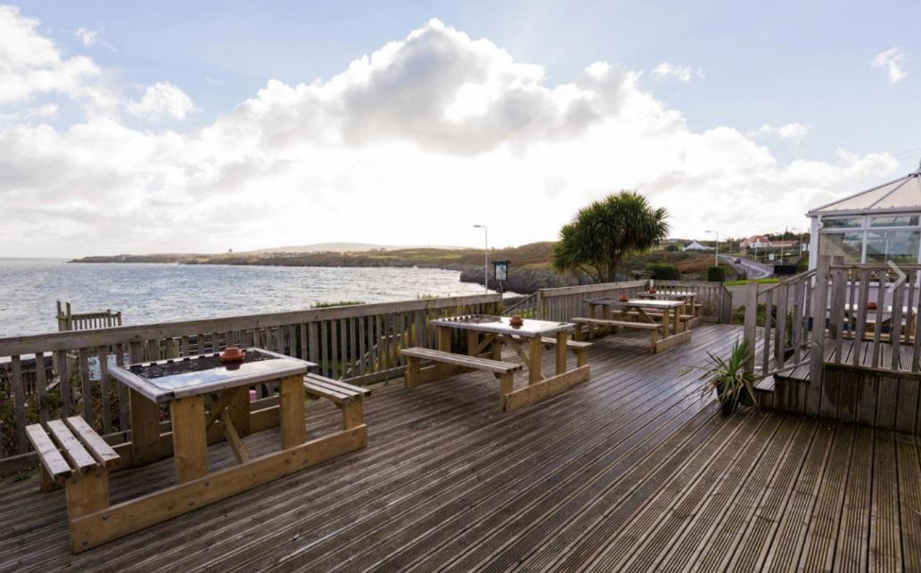 Trecastell Hotel Amlwch Buitenkant foto