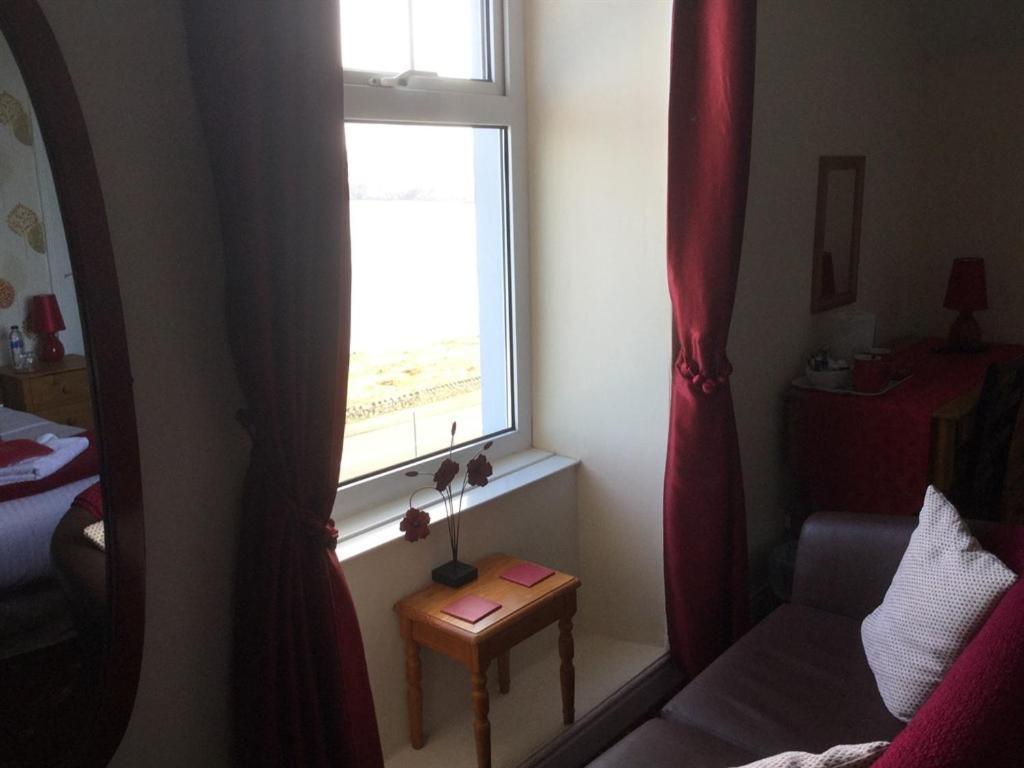Trecastell Hotel Amlwch Buitenkant foto