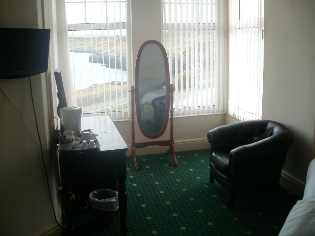Trecastell Hotel Amlwch Buitenkant foto